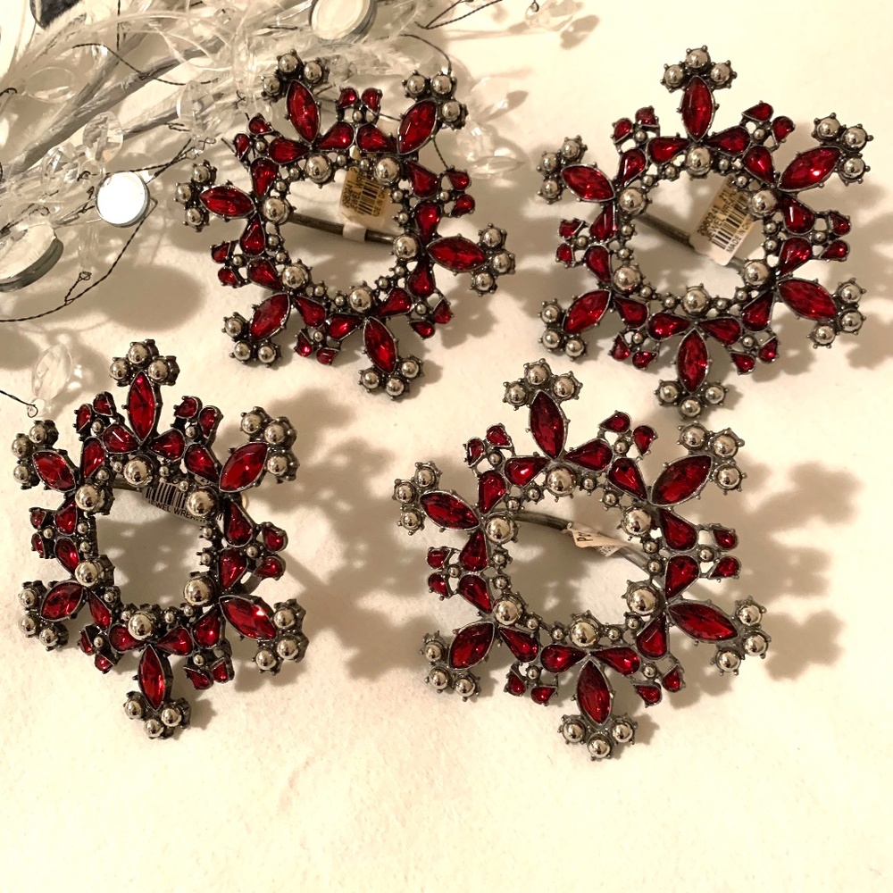 Pottery Barn Metal Jewel Wreath/ Snowflake Napkin Holders Set of 4